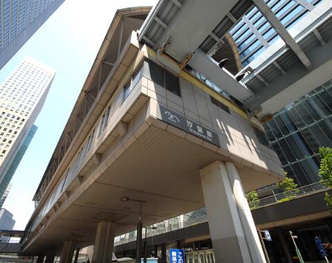 駅外観(横)