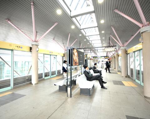 汐留駅ホーム