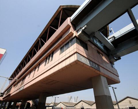 駅外観(横)