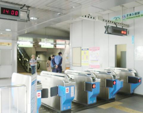 改札前付近