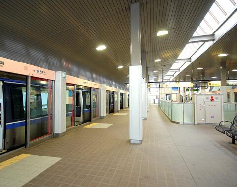豊洲駅ホーム