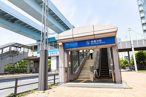 駅への入口付近